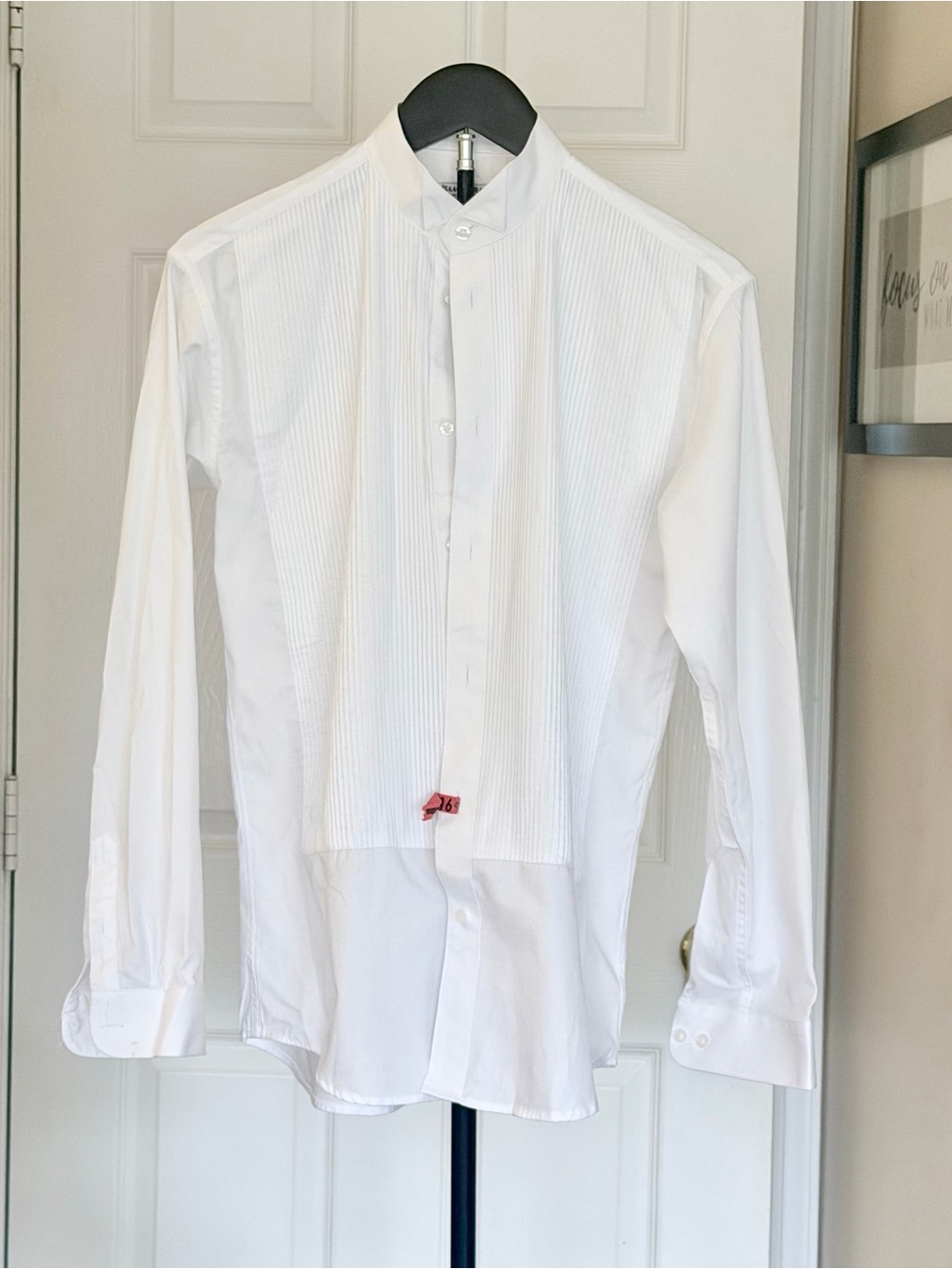 Isaac Mizrahi White Pleated Front Button-Down Shirt